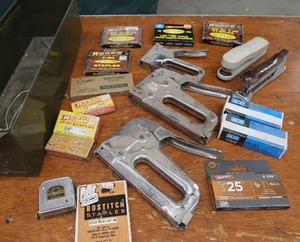 lot 298 image: HEAVY DUTY STEEL DRAWER STUFFED WITH TOOLS
