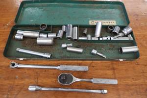 lot 307 image: VINTAGE CHALLENGER SOCKET SET