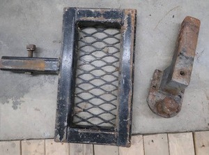 lot 328 image: HEAVY DUTY HITCH RACK AND DROP HITCH WITH BALL