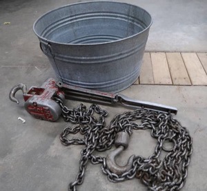 VINTAGE 1.5 TON COFFIN HOIST AND GALVANIZED WASH TUB
