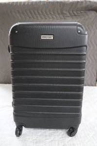 lot 365 image: BRAND NEW HARD SIDED LUGGAGE