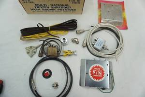lot 15 image: CB Mounting Brackets & other electricalcable items