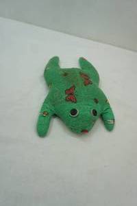 lot 27 image: MicrowaveFreezer Frog 12x6.5