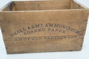 lot 26 image: Vintage ACE 12GA Wooden Box. 14.75x9x8.5