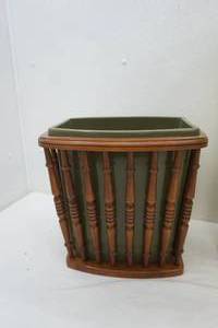 lot 29 image: Vintage Wastebasket