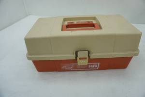 lot 45 image: Vintage Tackle Box with hardware