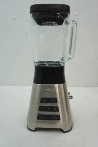 lot 113 image: Oster Blender very clean (newlike new)