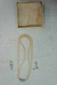 lot 133 image: Vintage Pearl Screw-On Earrings & Necklace (not authenticated)
