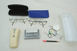 lot 187 image: Glasses & Cases & Organizer