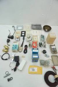 lot 190 image: Large Lot of Electrical Hardware & Accessories