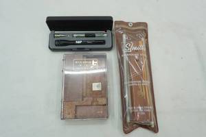lot 192 image: Sharpening Kits and Mini Maglite