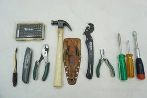 lot 194 image: Hand Tools & Titan Bit Kit