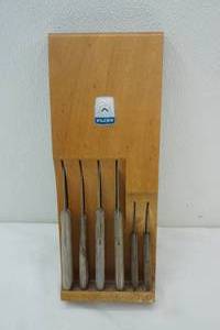 lot 222 image: Flint Wall Mount Knife Holder and Knives