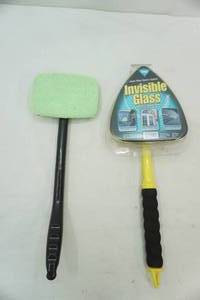 lot 228 image: Glass Cleaner Tools