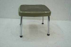lot 243 image: Cosco Step Stool