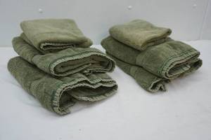 lot 256 image: Towel Set (7 pieces)