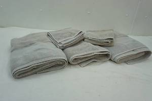 lot 257 image: Towel Set (5 pieces)