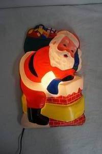 lot 269 image: Vintage Santa Claus Plug-In Light