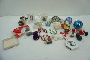 lot 278 image: Christmas Decor Lot