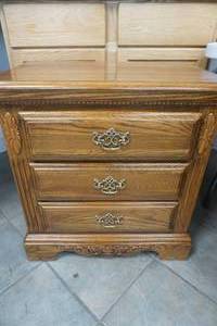 lot 285 image: 3 drawer night stand 25.5x 16x 26
