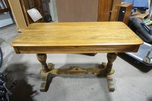 lot 301 image: Wooden Table with flip up leaf