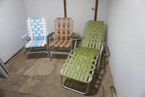 lot 311 image: Lot of 4 aluminum lawn chairs
