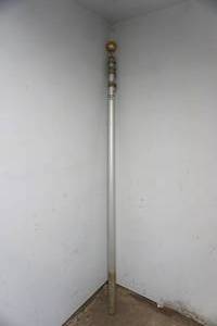 lot 314 image: 20 ft telescoping aluminum flag pole