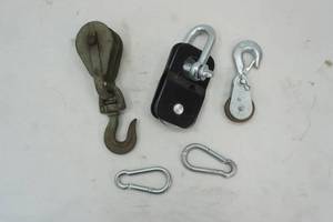 lot 351 image: Hooks with Pulleys, Clevis, Carabiners
