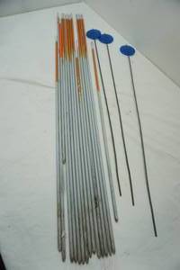 lot 374 image: Reflective Fiberglass Markers