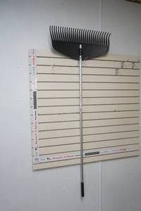 lot 405 image: Fisker Leaf Rake
