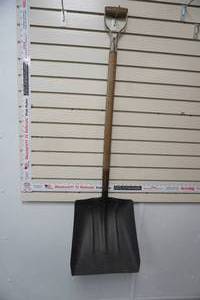 lot 412 image: Large Bucket Shovel