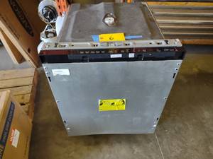 lot 6 image: Ikea Dish Washer, Model Rengjord 90...