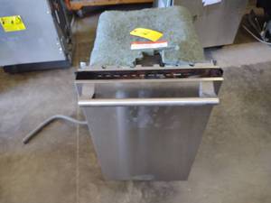 lot 12 image: Ikea 18 Dish Washer, Model Villkor...