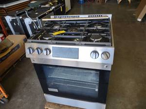 Ikea Gas Range with Convection Oven...