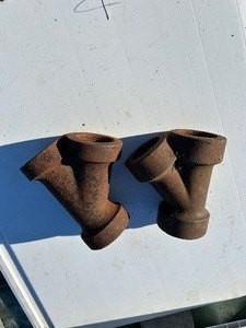 lot 501 image: 1 14 Cast Iron Pipe Fittings (F63, F110, F112, F113, F114, F126)