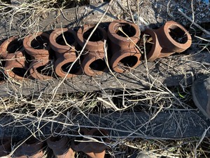 lot 505 image: 2 Cast Iron Fittings (F116, F117, F119, F123, F124)