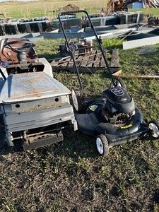 lot 419 image: Misc. Lawn Mower SalvageParts