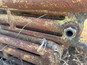 lot 326 image: Vintage Radiator (9d x 30w x 36h)