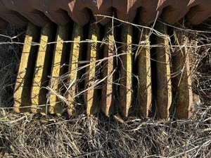lot 327 image: Vintage Radiator (9d - 33w x 36h)