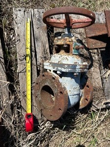 lot 223 image: Large Water Gate Valve