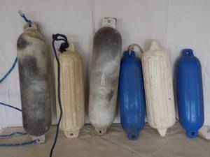 lot 5 image: 6- Boat-Dock Bumpers