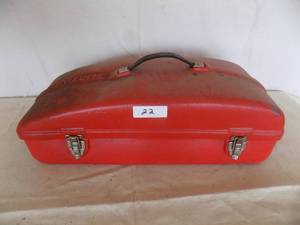 lot 22 image: Homelite chainsaw with case Model XL2 automatic, pulls over
