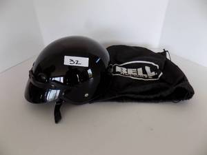 lot 32 image: Bell Helmet Brand Shorty