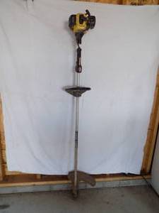 lot 54 image: John Deere Weed Whipper