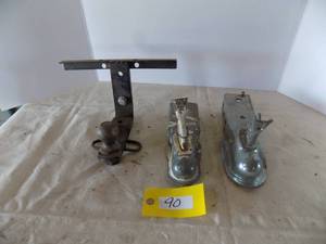 lot 90 image: 2 - Couplers & 1 Hitch