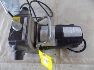 lot 93 image: Utility Pump 12 hp portable
