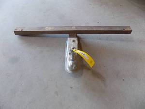 lot 94 image: 2 Coupler with hitch
