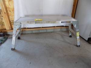 lot 99 image: Gorilla Work Platform