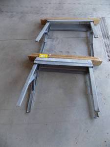 lot 100 image: 2 - Folding sawhorses