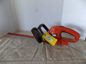 lot 92 image: Black & Decker 110, Hedge Trimmer